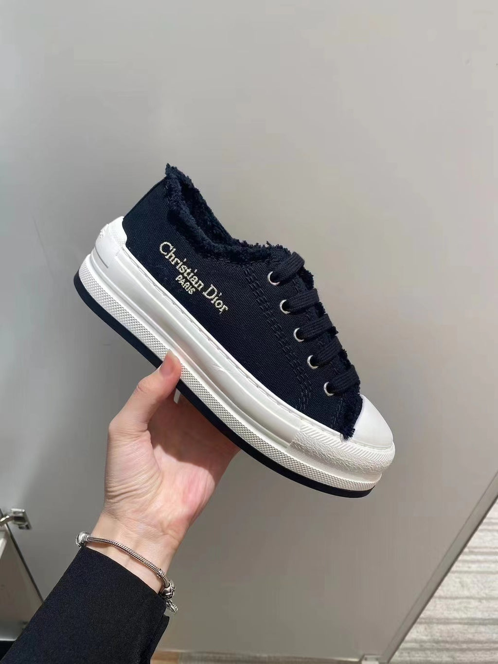 Z2Q105D428 Popular high-quality Shoes