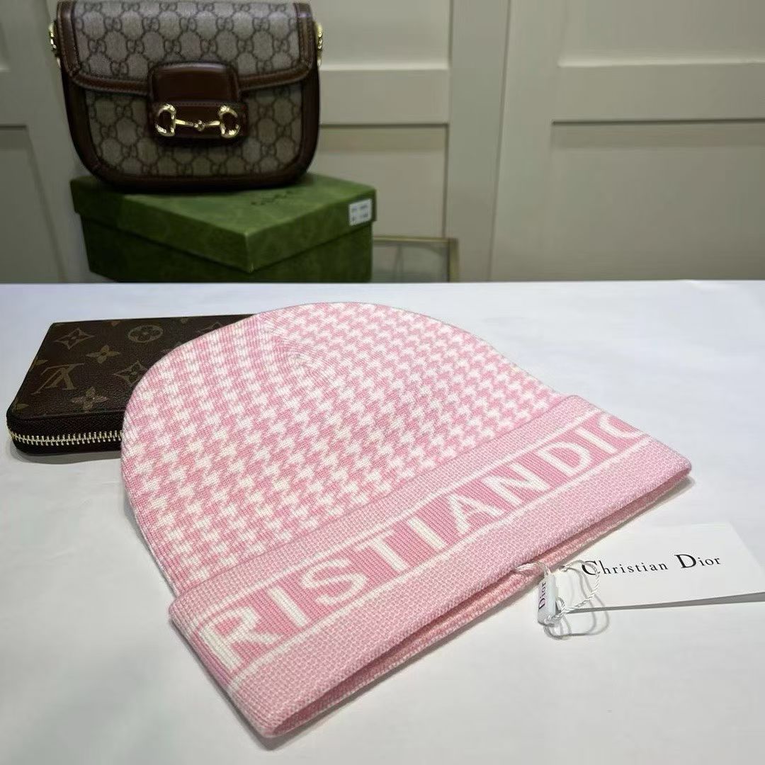 M1R86D57 Popular hats