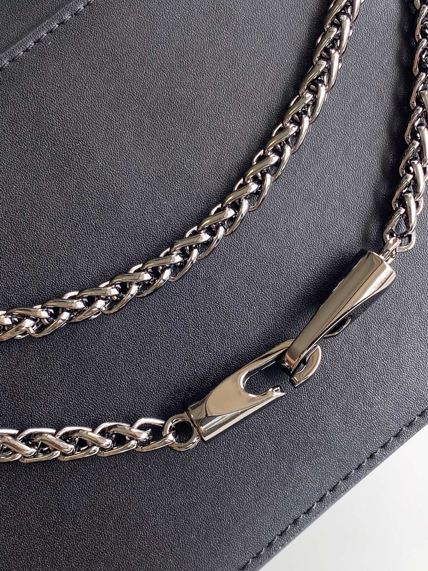 B1P36A74 Popular leather bag
