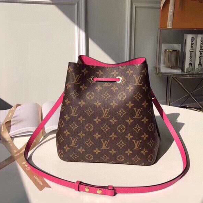 B1P20E81 Popular  leather bag 