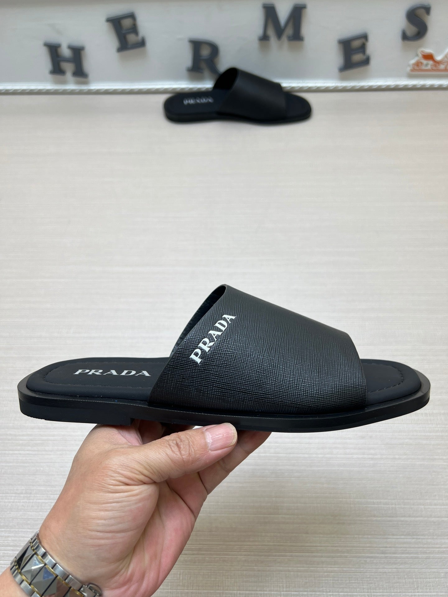 Z5ZPD72  Popular slippers