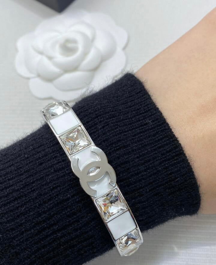 X1Q85C76K  Popular Bracelets