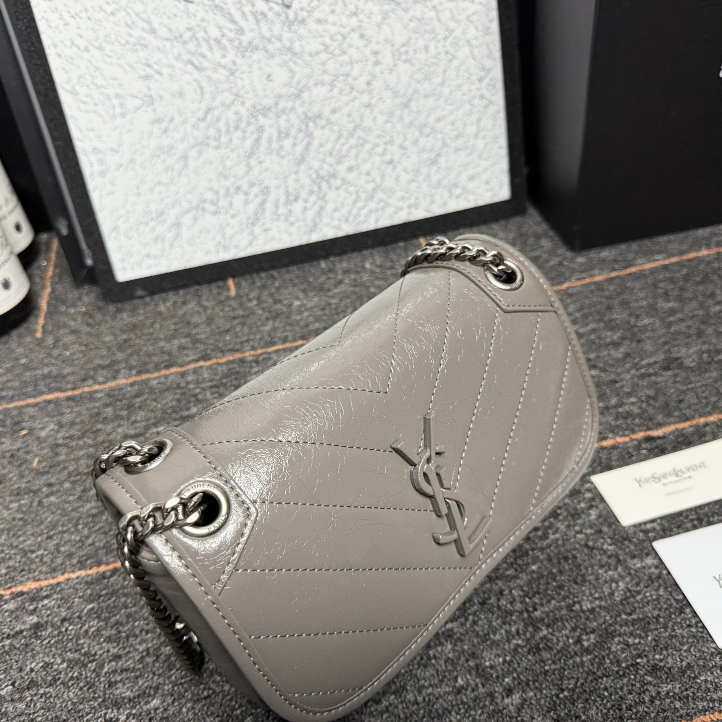 B1R76SL17 Popular leather bag
