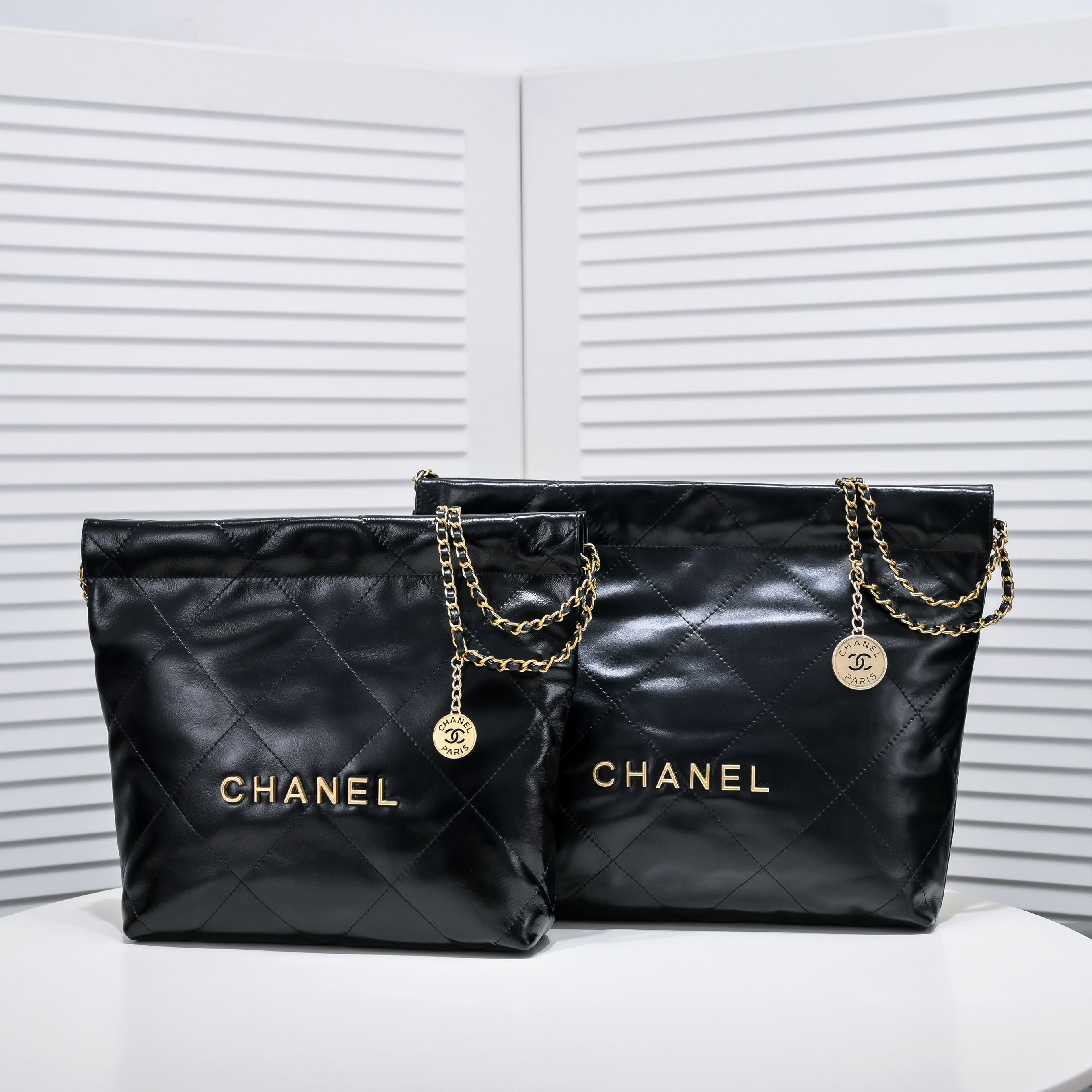 B1X43C70 Popular  leather bag 