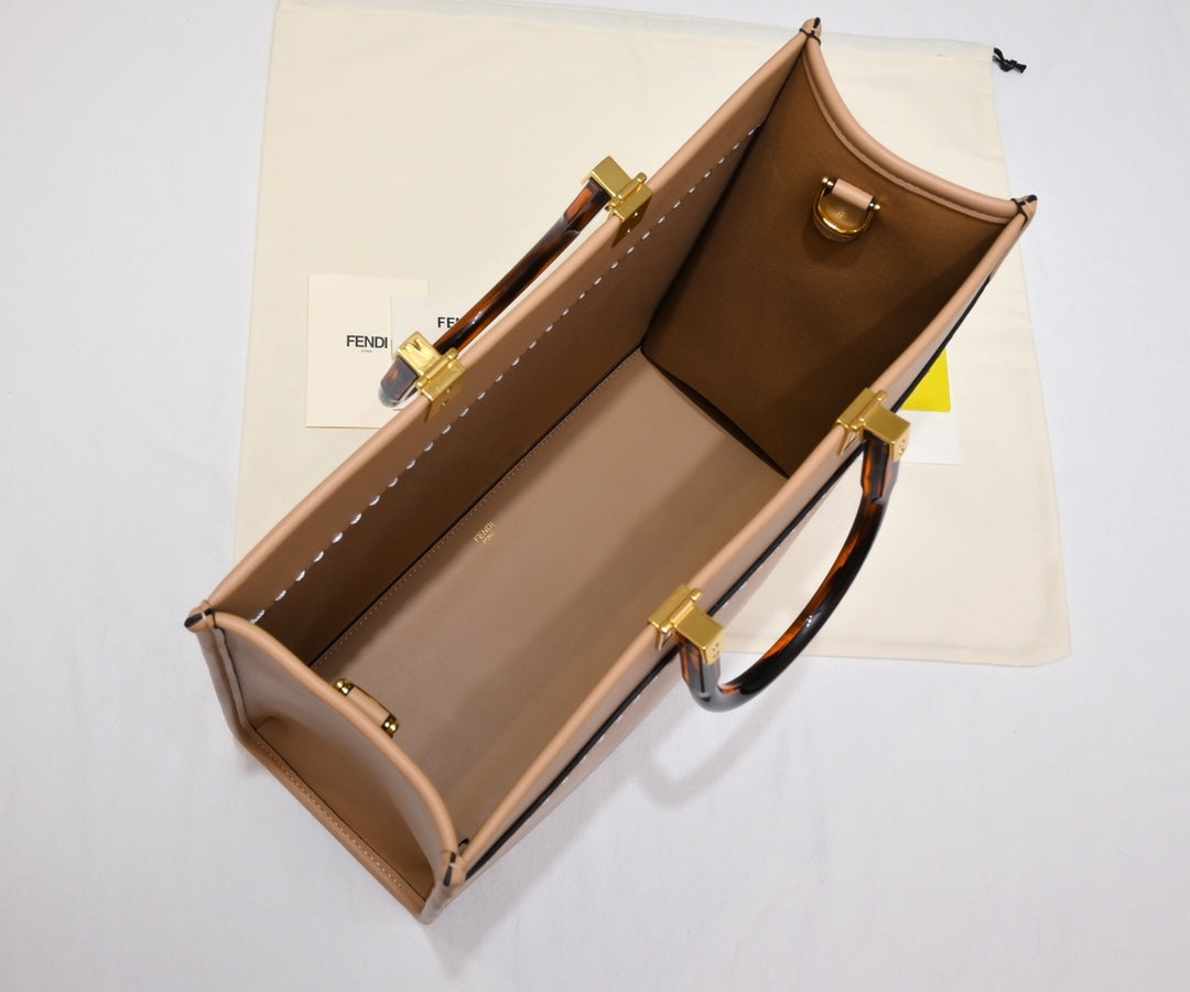 B1P36F104 Popular leather bag