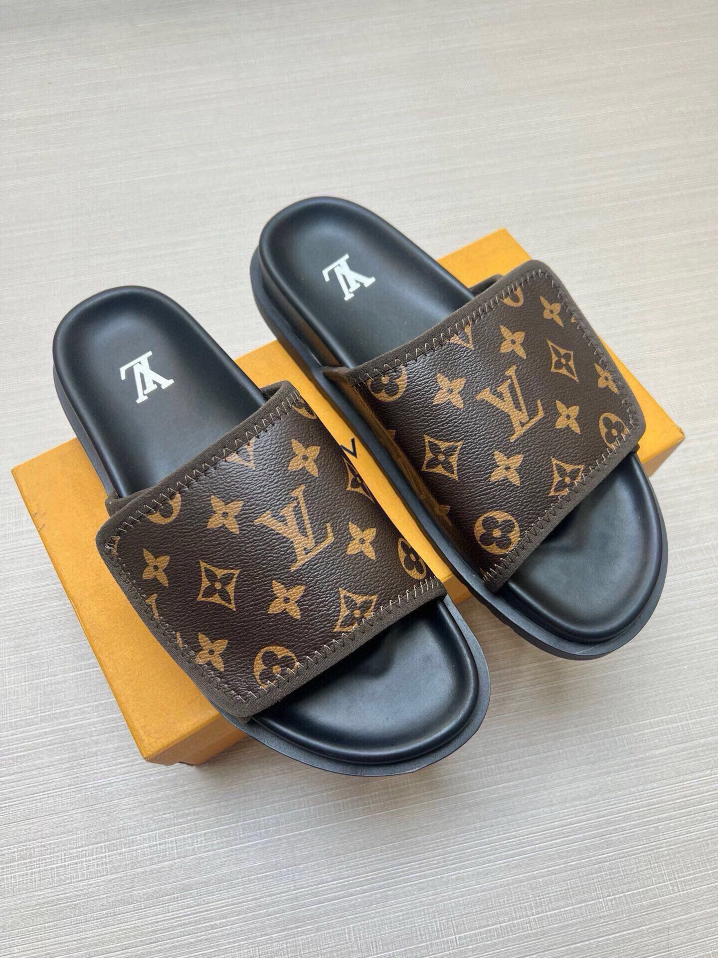 Z5LE210 Popular Slippers