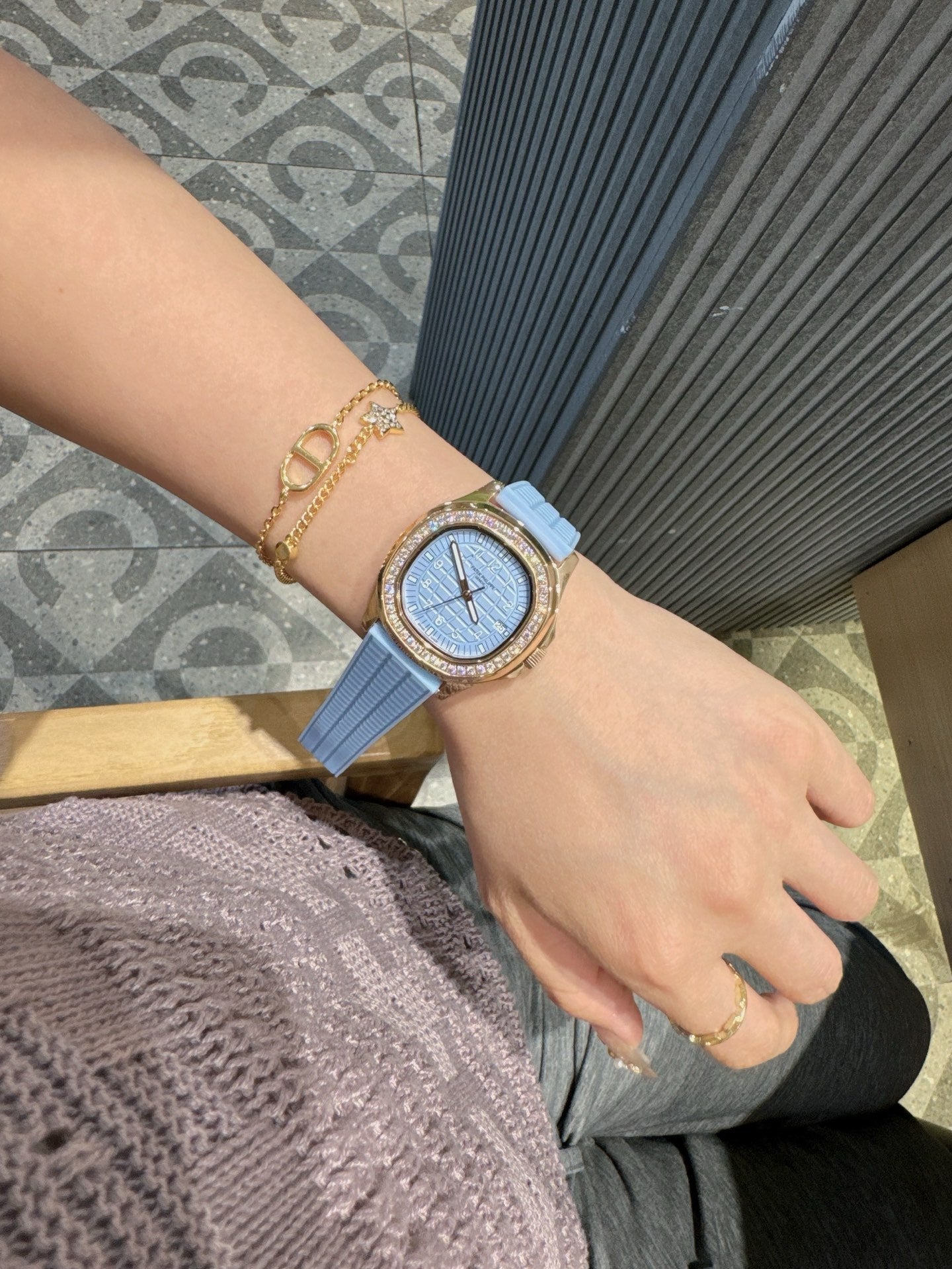 L1N36A4  Popular Watches