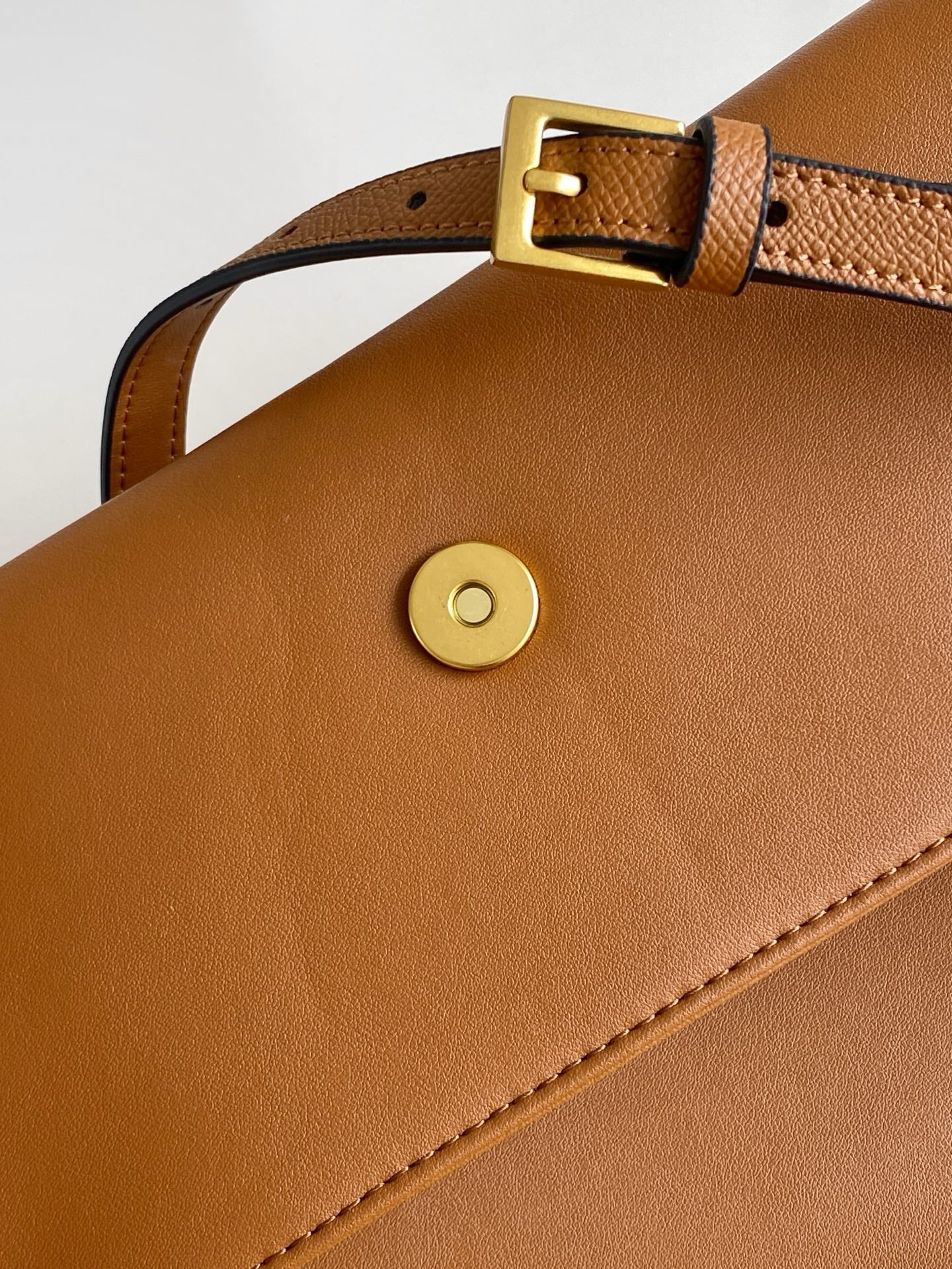 B1R76VL33 Popular leather bag