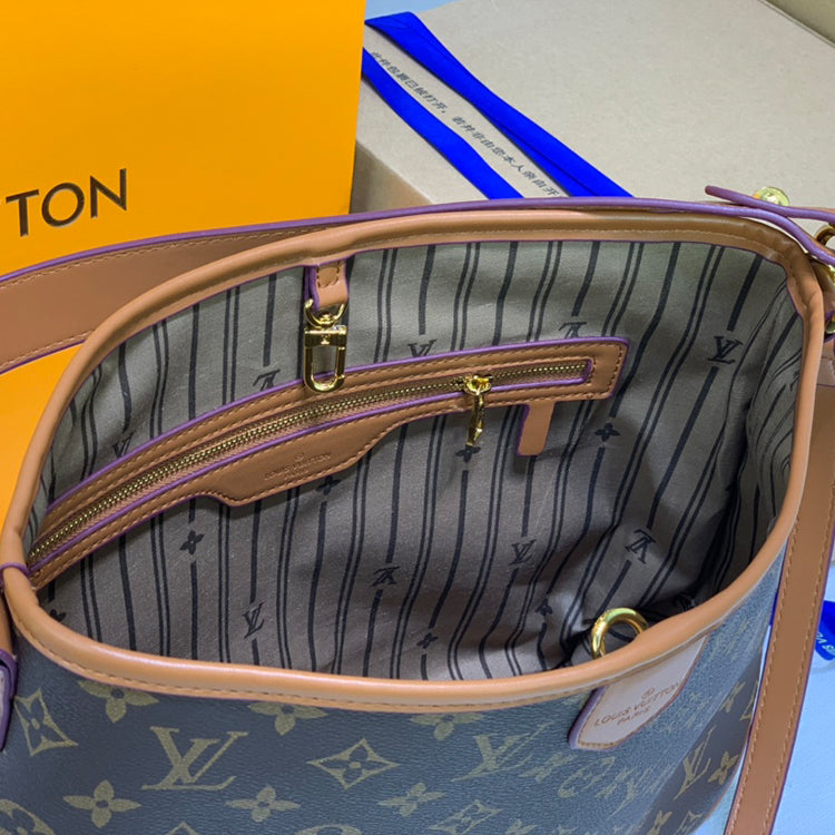 B1X51E01 Popular  leather bag 
