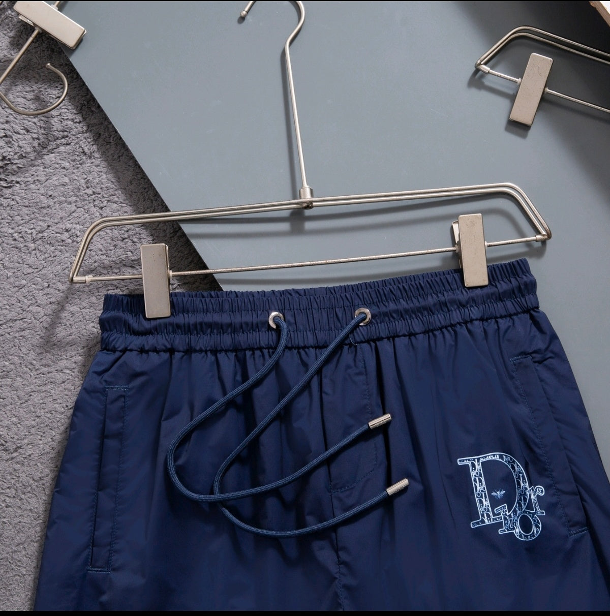 U1N36D22 Popular shorts
