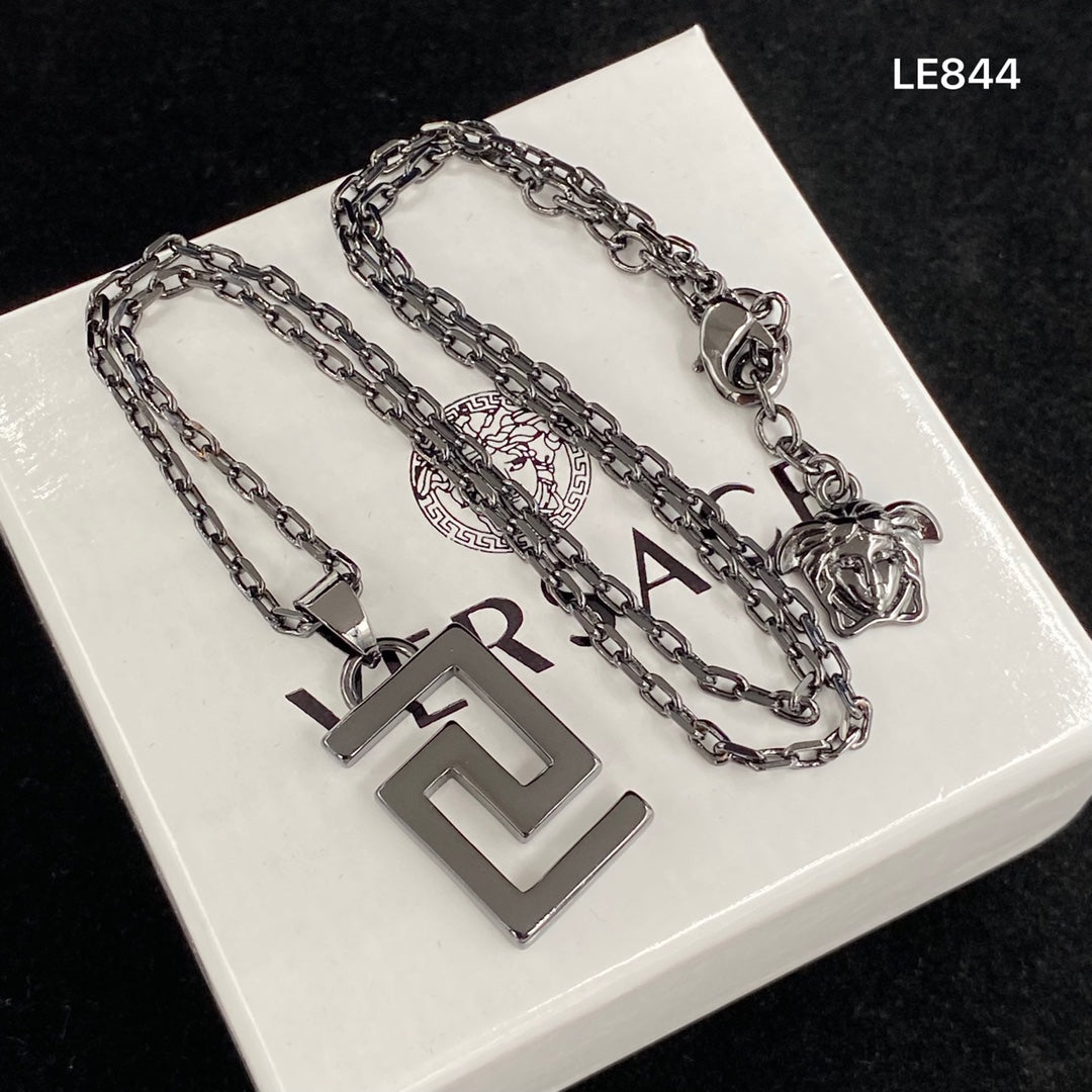 X1R75V67X Popular  Necklace