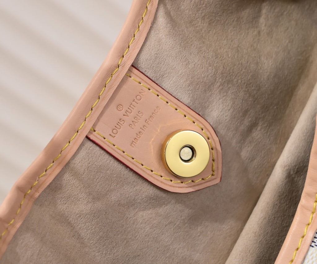 B1X43E63 Popular   leather bag 