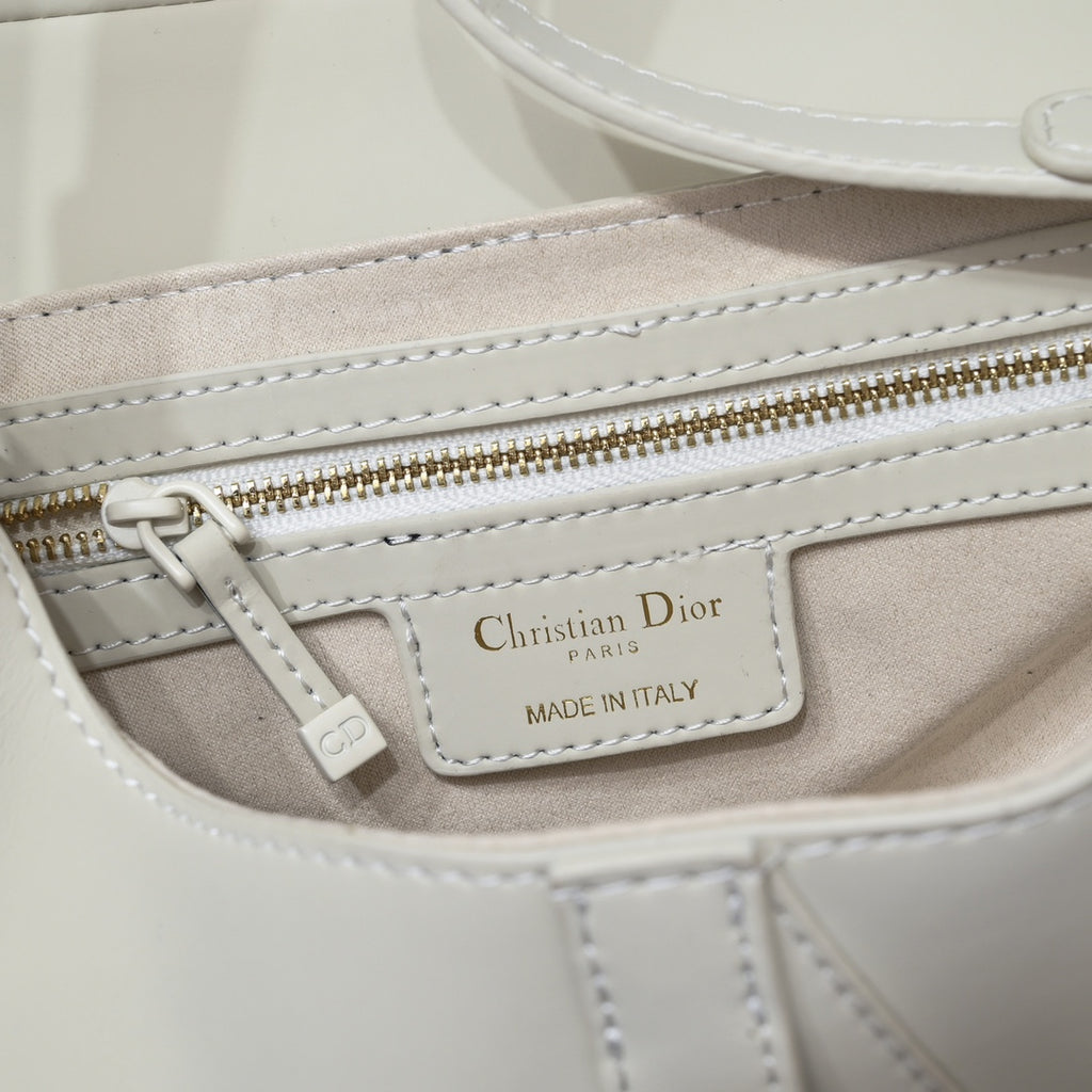 B1W35D115 Popular leather bag