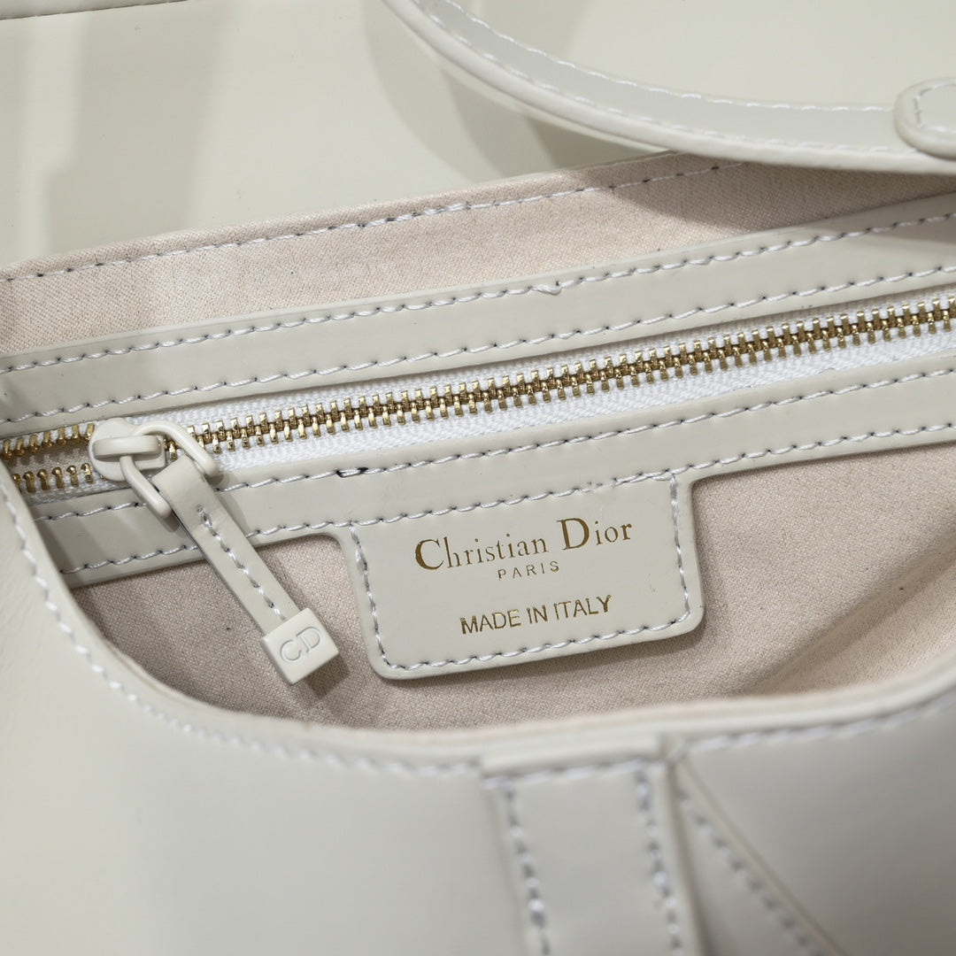 B1W35D115 Popular leather bag