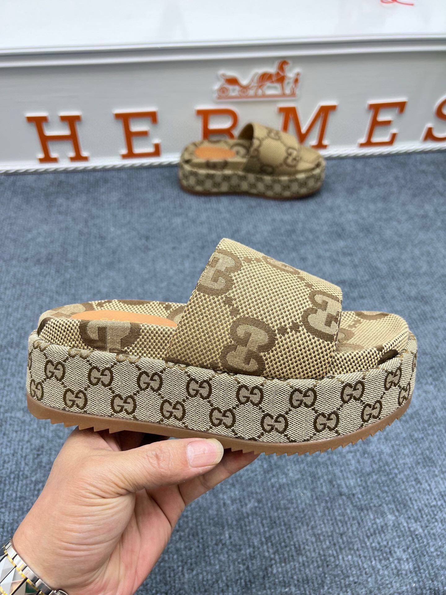 Z5ZB122 Popular slippers  Sole thickness 5.5cm