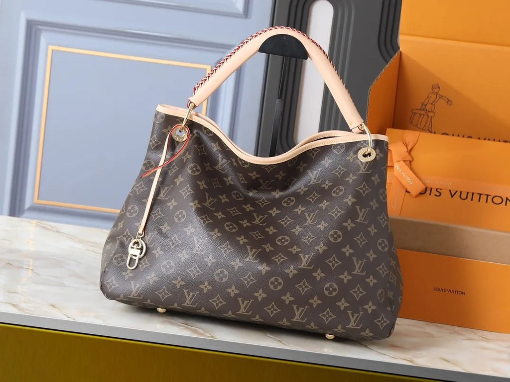 B1P46E65 Popular leather bag