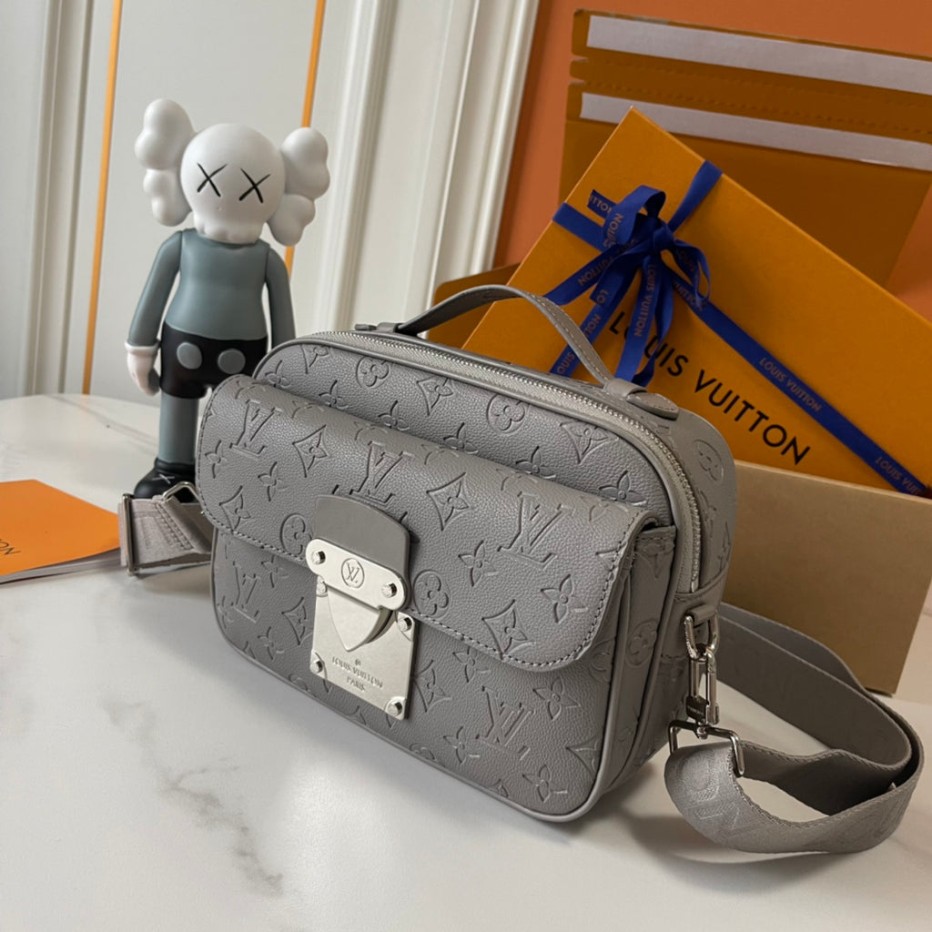 B1W15E38 Popular  leather bag