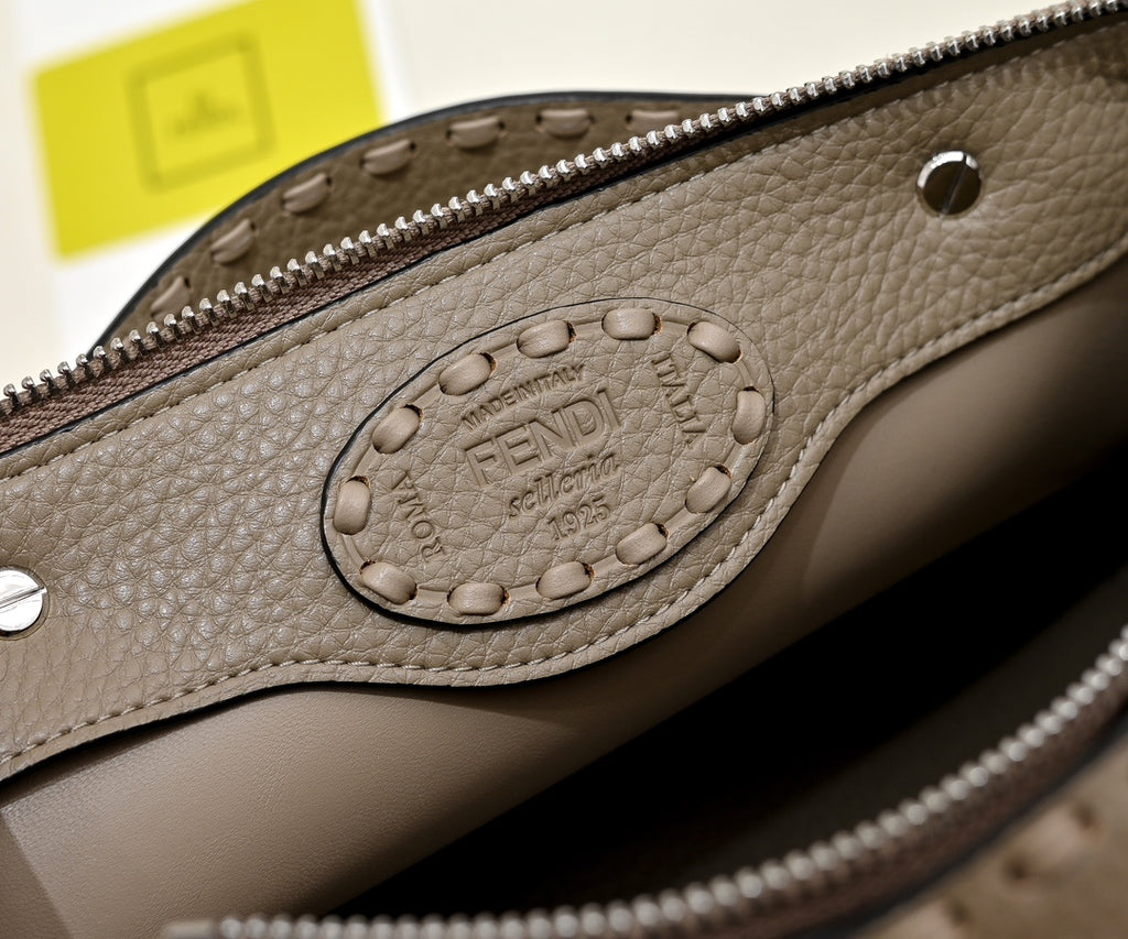 B1W35F109 Popular  leather bag