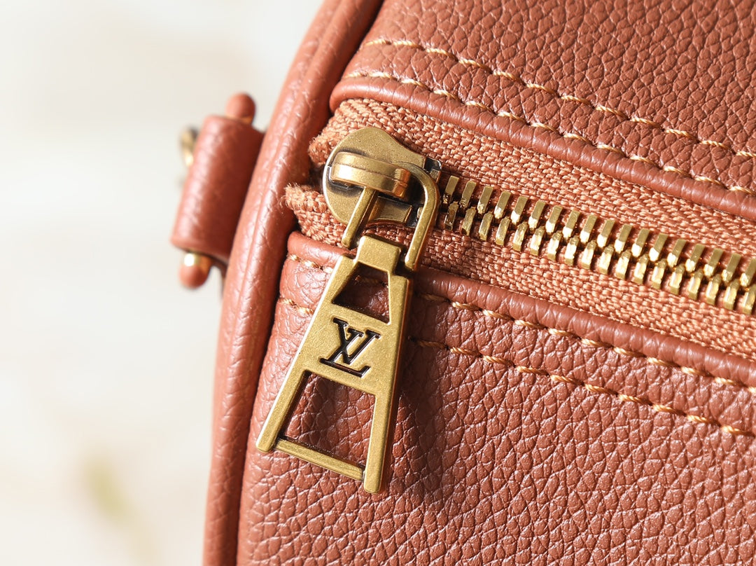 B1P46E40 Popular leather bag