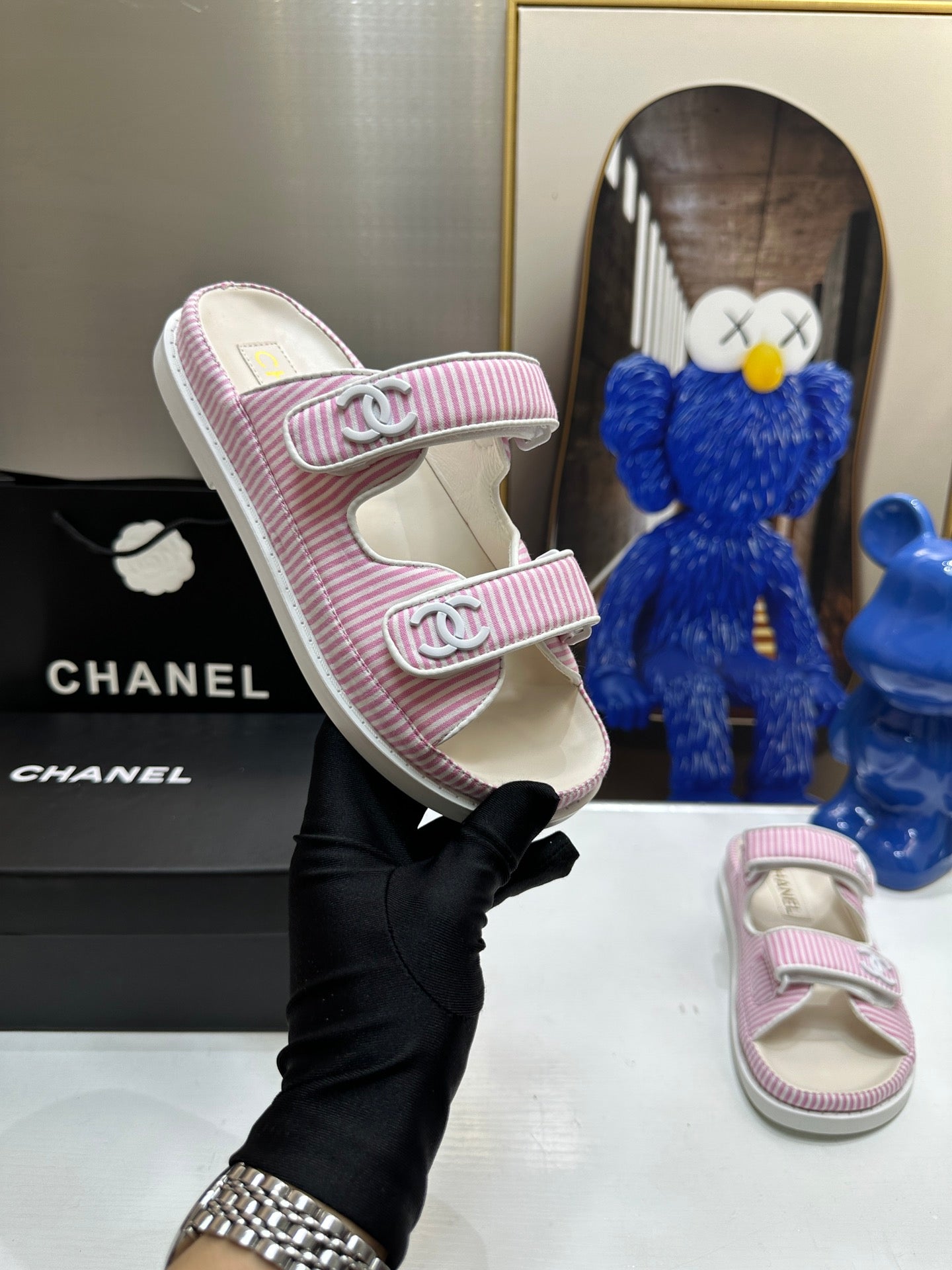 Z1R45C1  Popular sandals