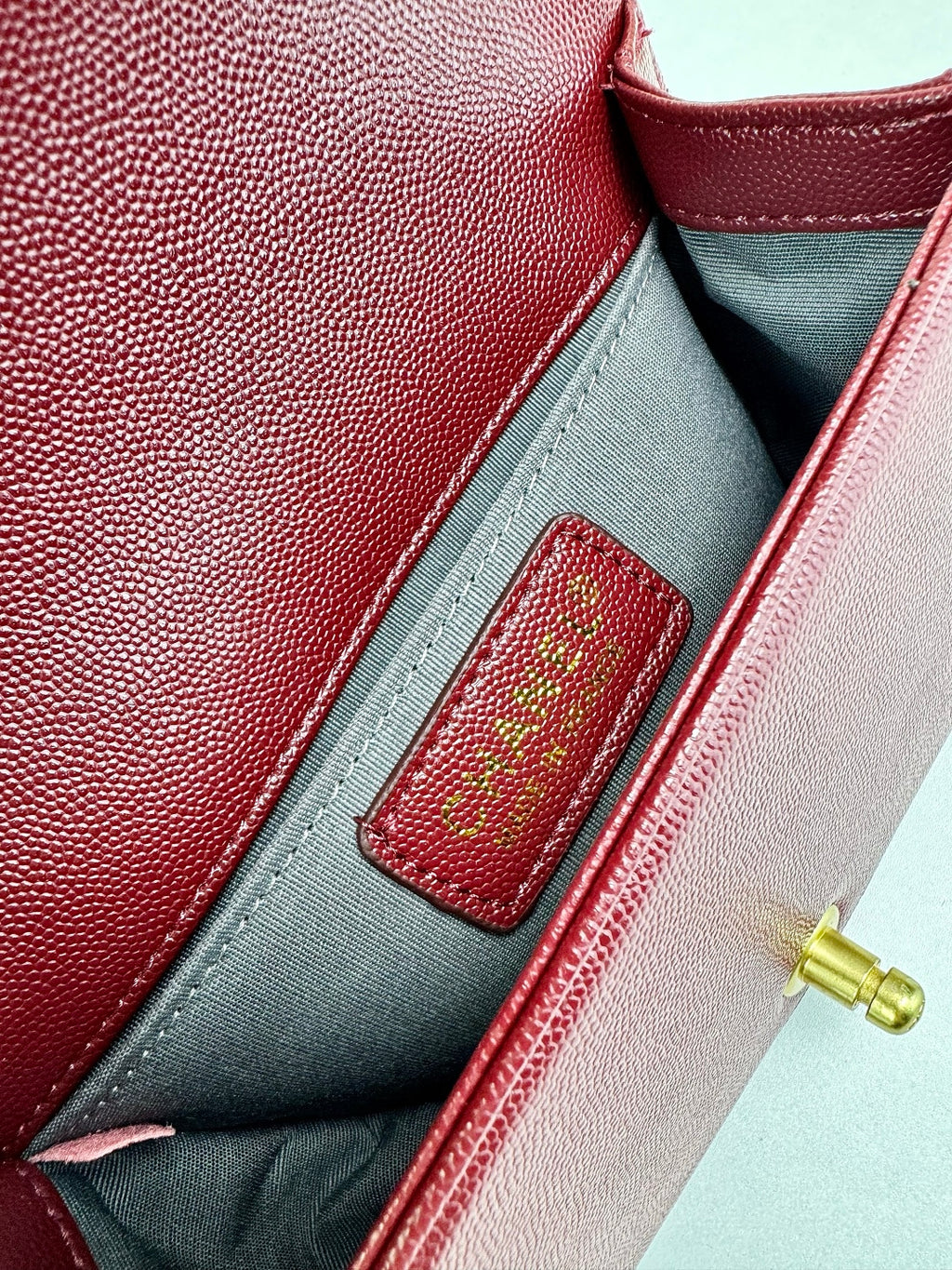 B1P36C17 Popular Caviar leather bag