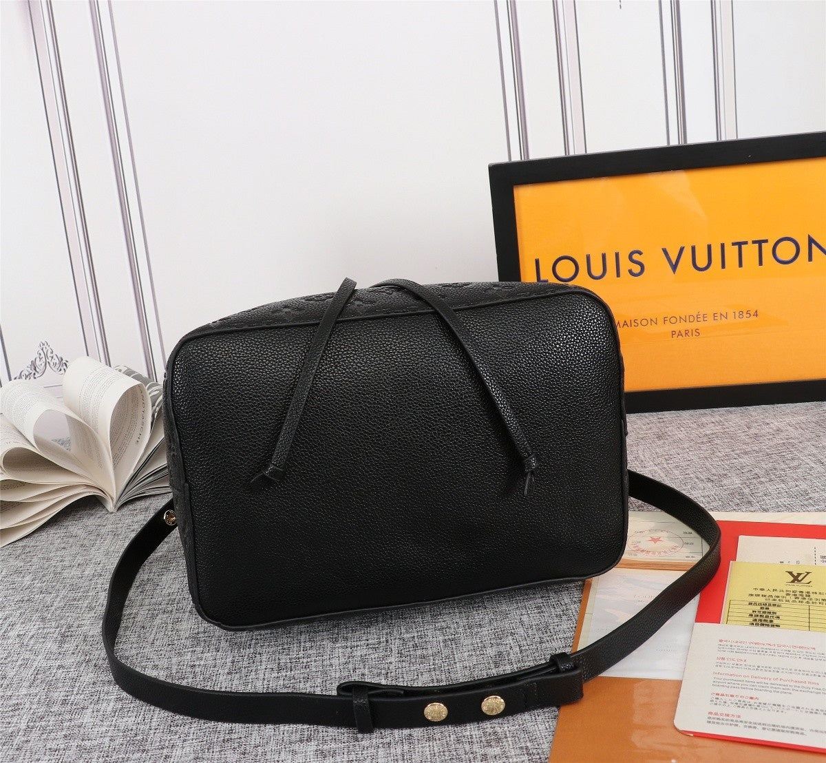 B12X73E60 Popular leather bag 