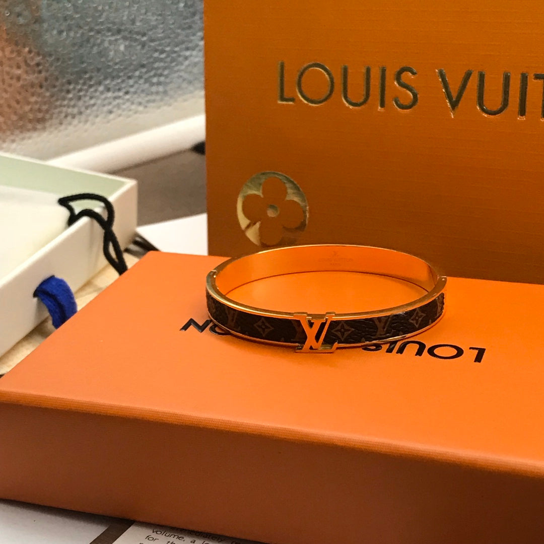 X1Q85E56K  Popular Bracelets