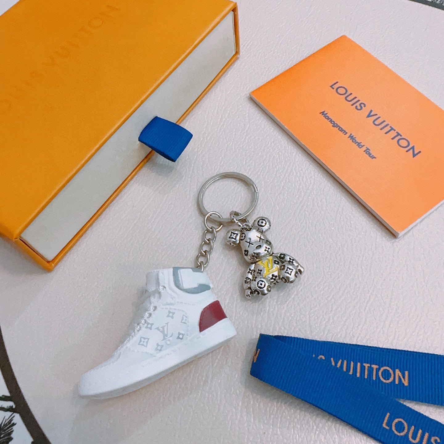 A1Z105E70 Popular bag 's charms accessories