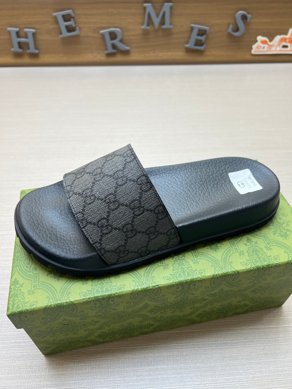 Z5X76B1 Popular slippers