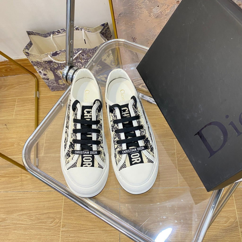 Z1XD67 Popular shoes