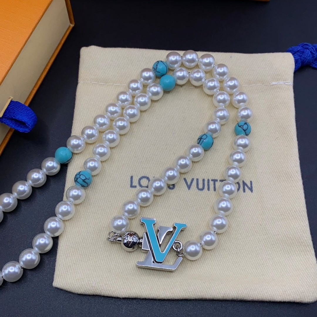 X1Q85E341X Popular Necklaces. Bracelets
