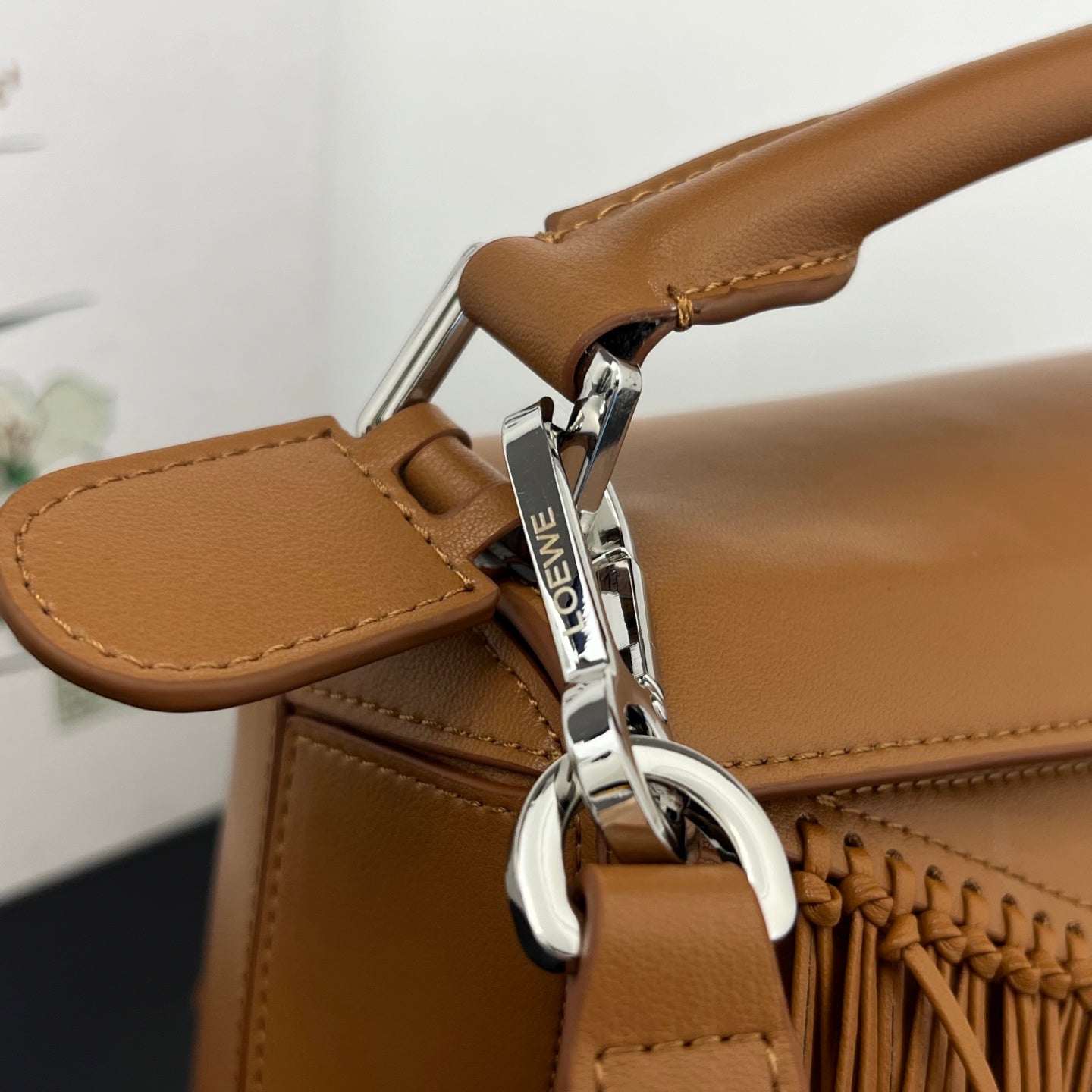 B1R66A17 Popular leather bag
