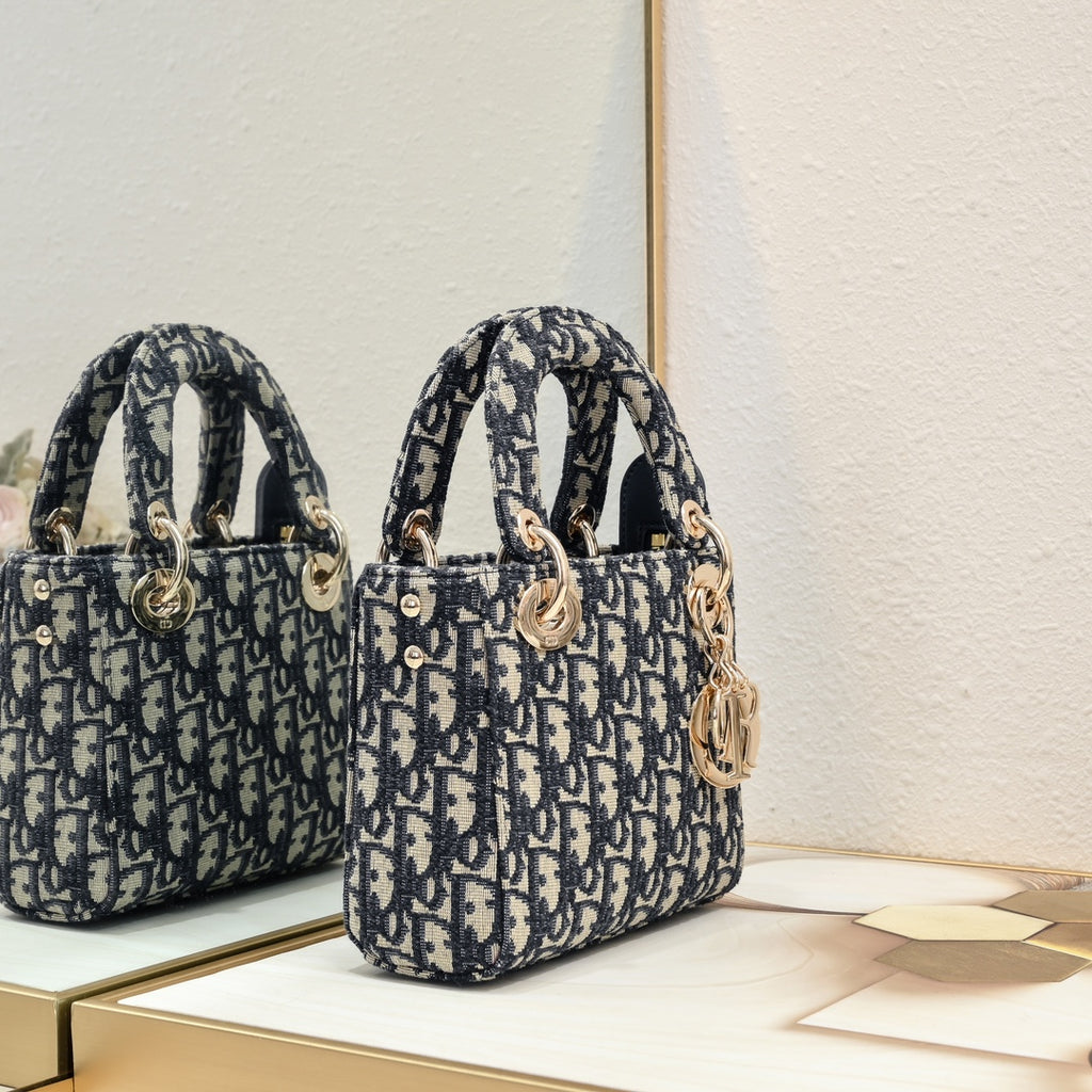 B1X54D439 Popular   embroidery bag