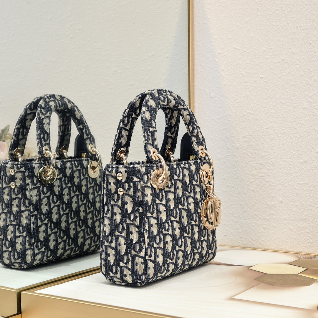 B1X54D439 Popular   embroidery bag