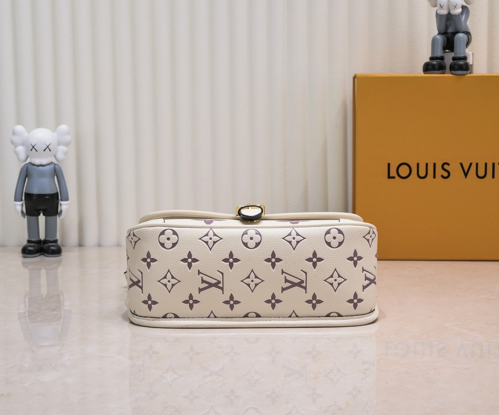 B1P36E40 Popular leather bag