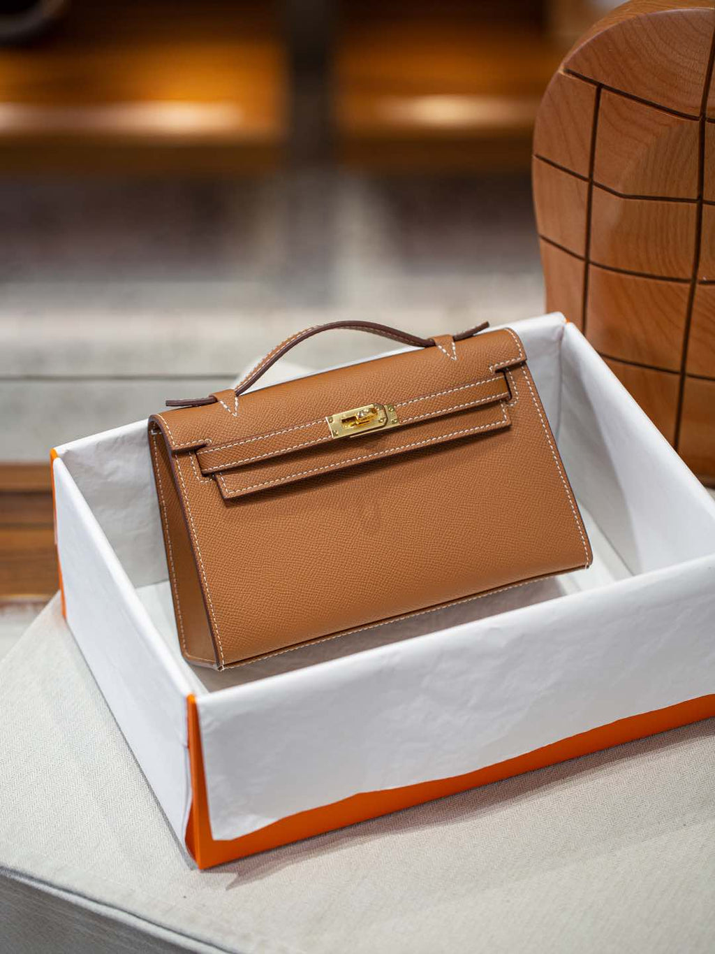 B1R66A6 Popular leather bag