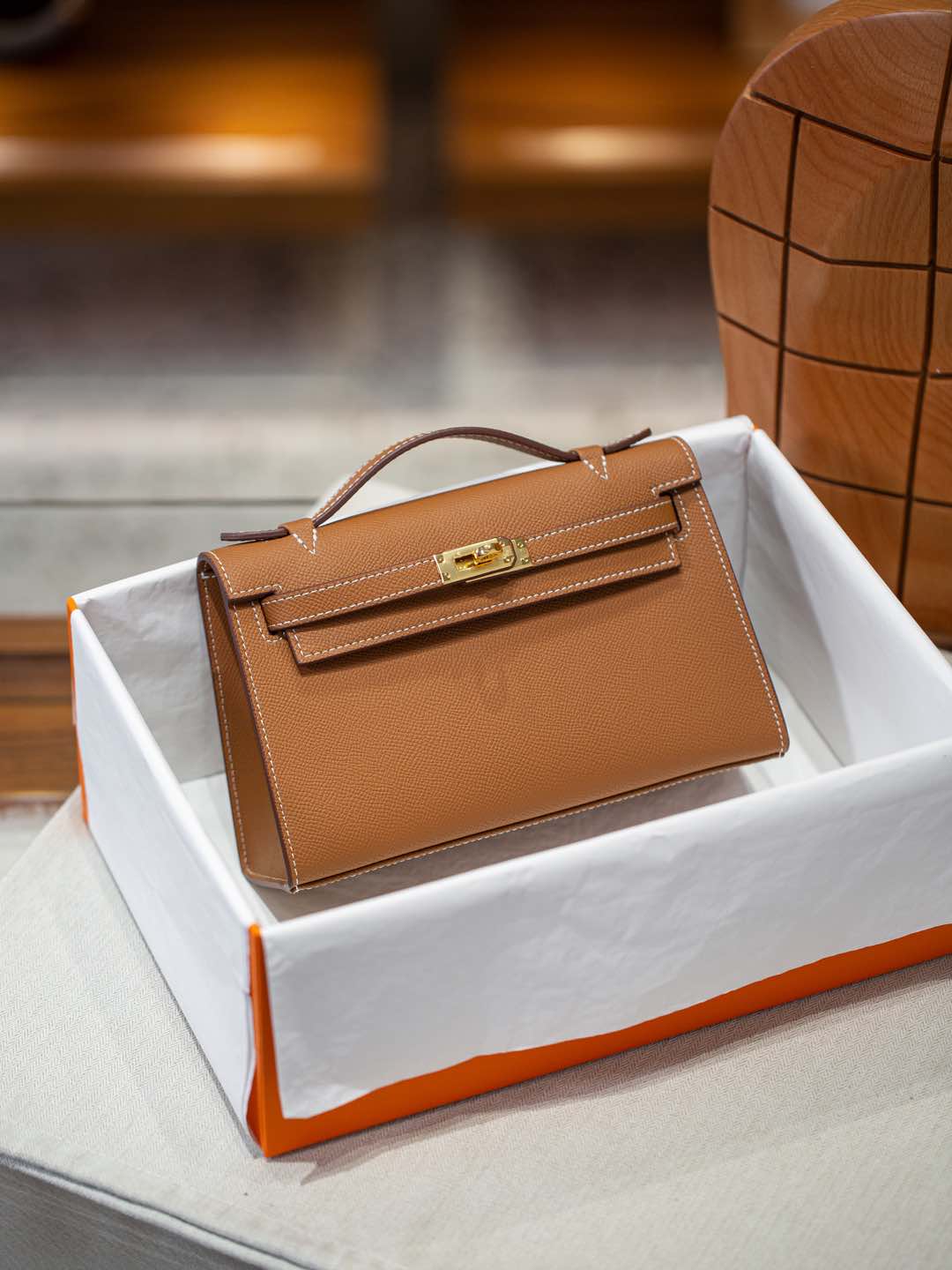 B1R66A6 Popular leather bag