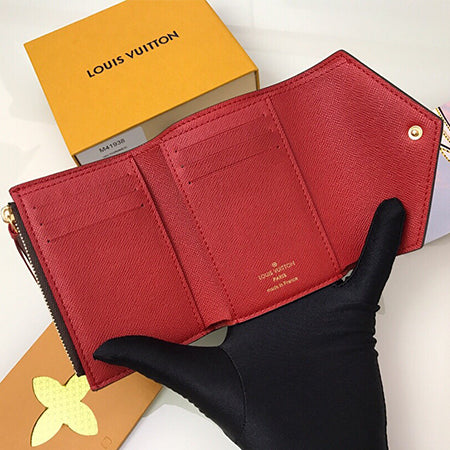 B1P70E22 Popular  leather wallets
