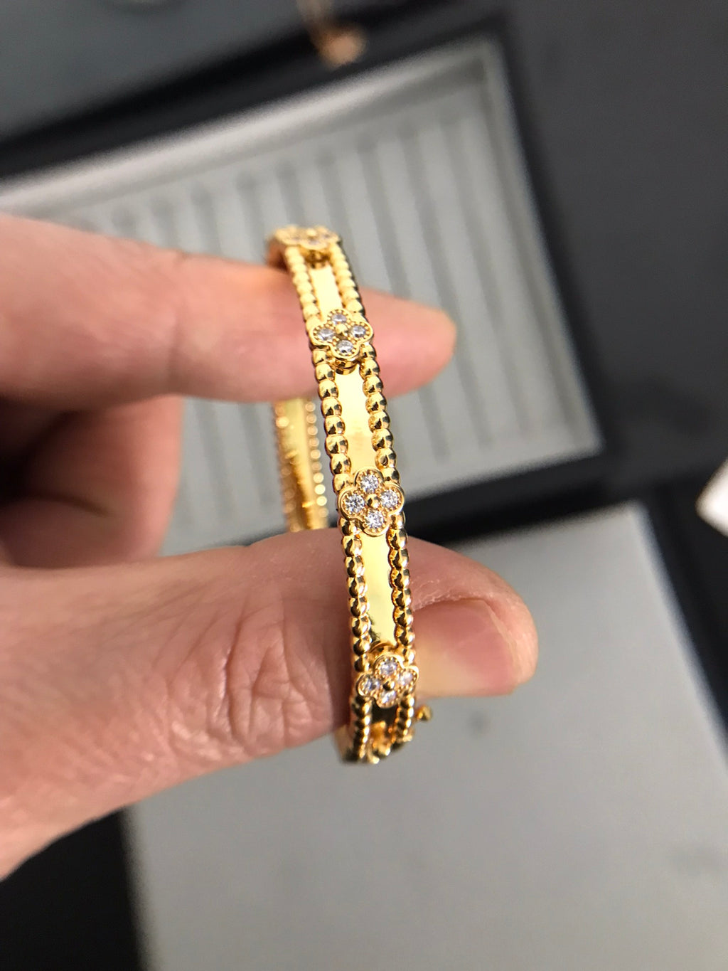 X5Q85VC81K  Popular Bracelets