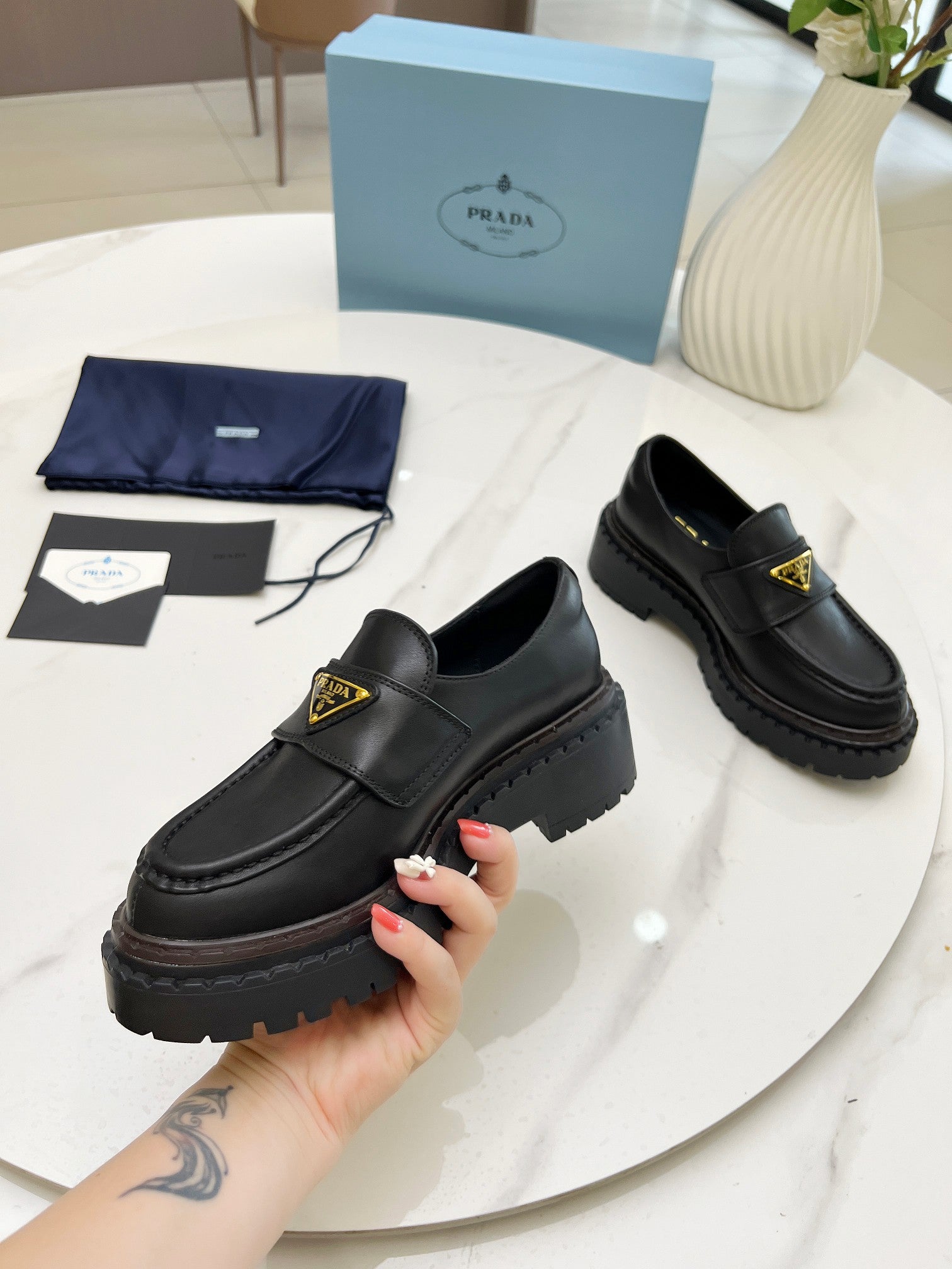 Z2Q105P409 Popular high-quality Shoes
