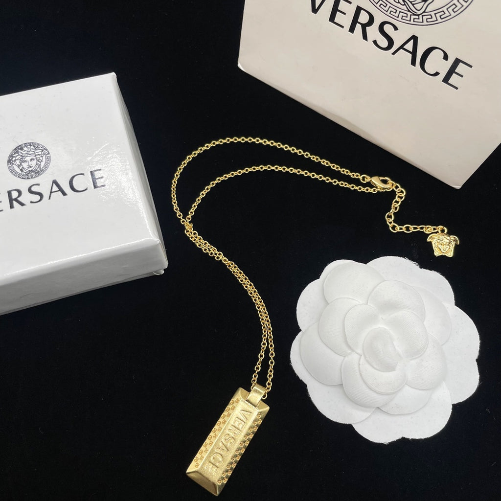 X1R75V63X Popular    Necklaces