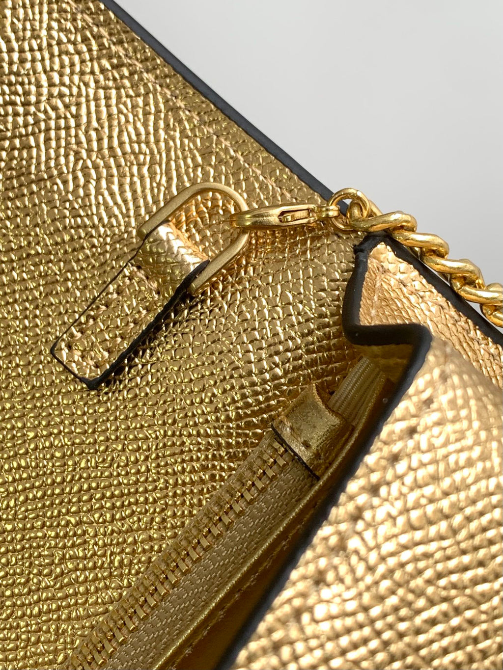 B1X44VL272 Popular leather bag 