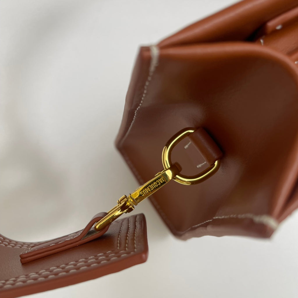 B1P36A33 Popular leather bag