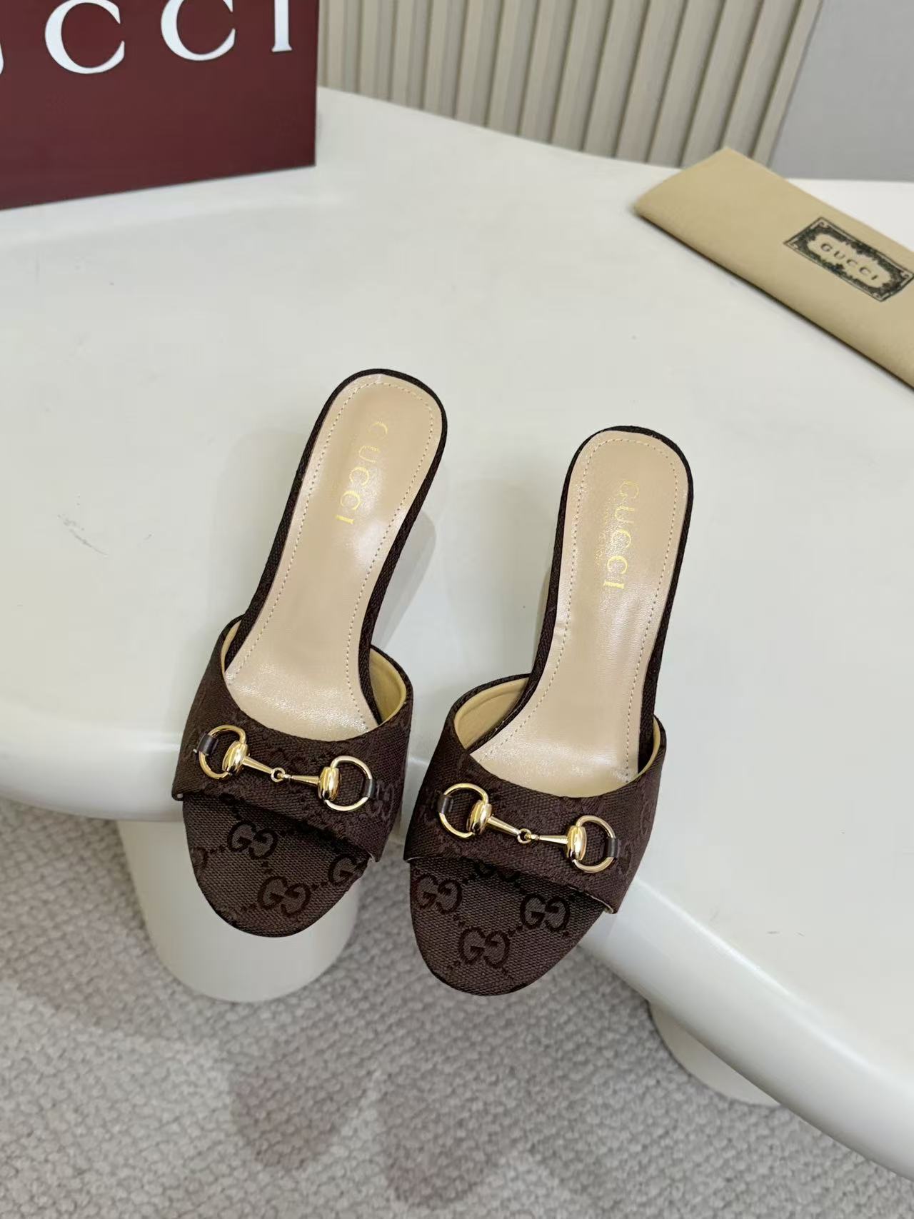 Z2R76B31 Popular high-quality canvas shoes