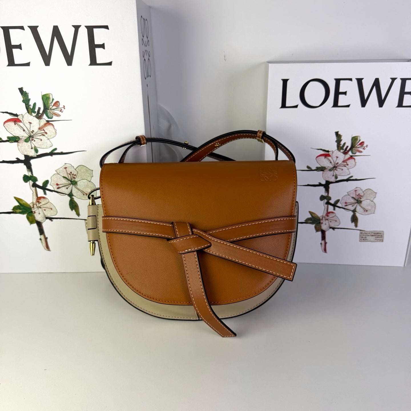 B1R76A27 Popular  leather bag