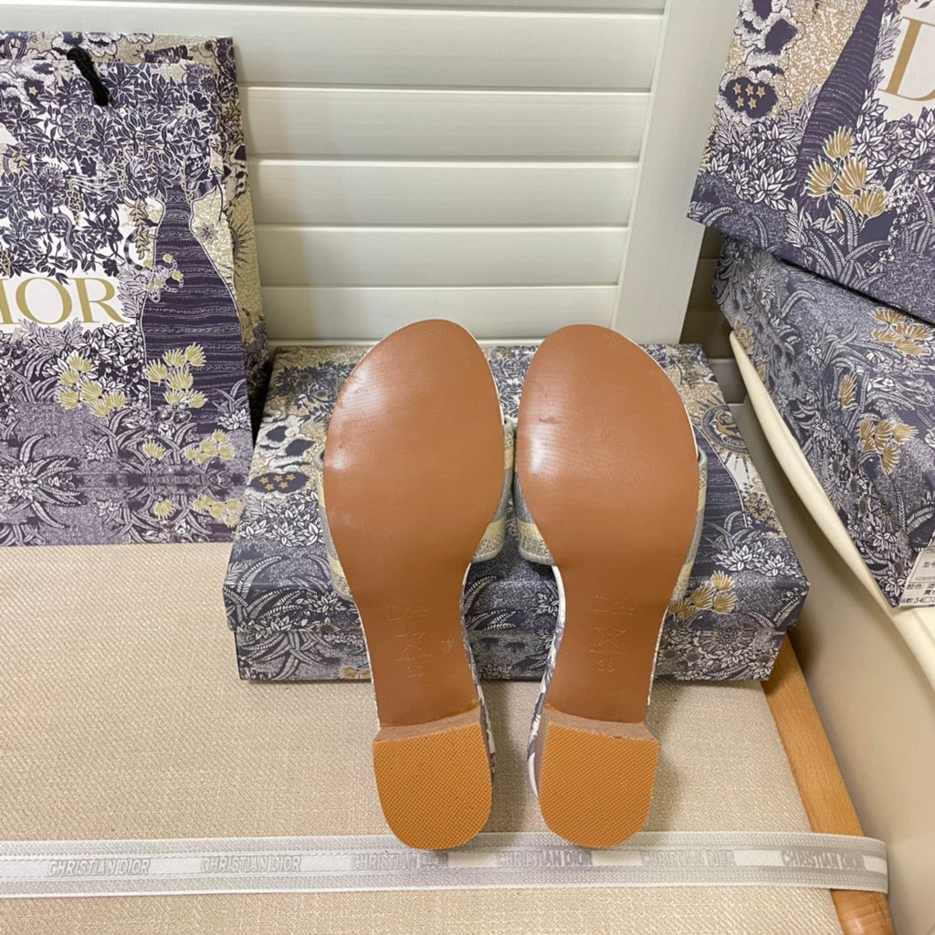 Z1ZD64 Popular sandals