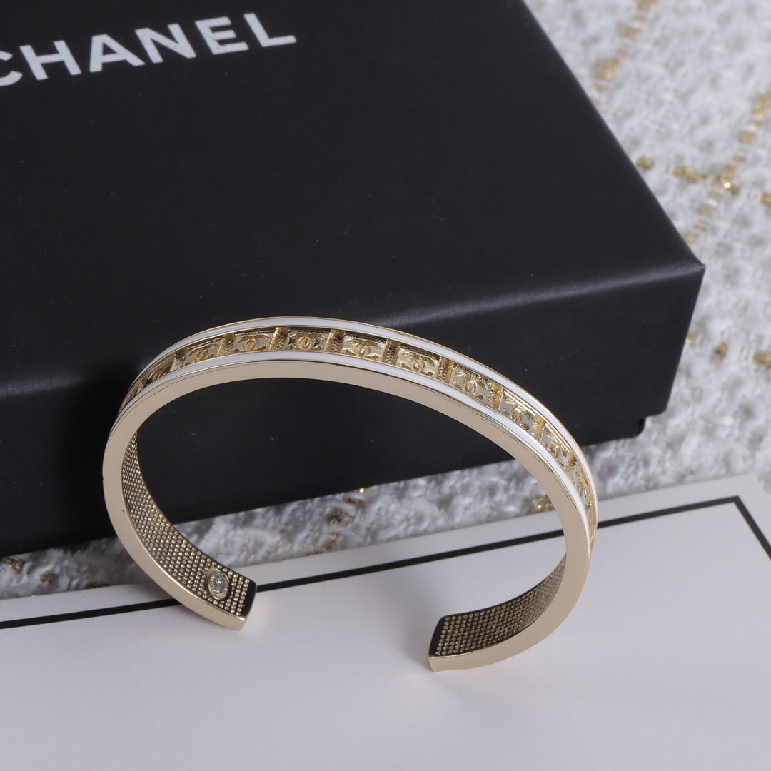 X1Z34C315K  Popular Bracelets
