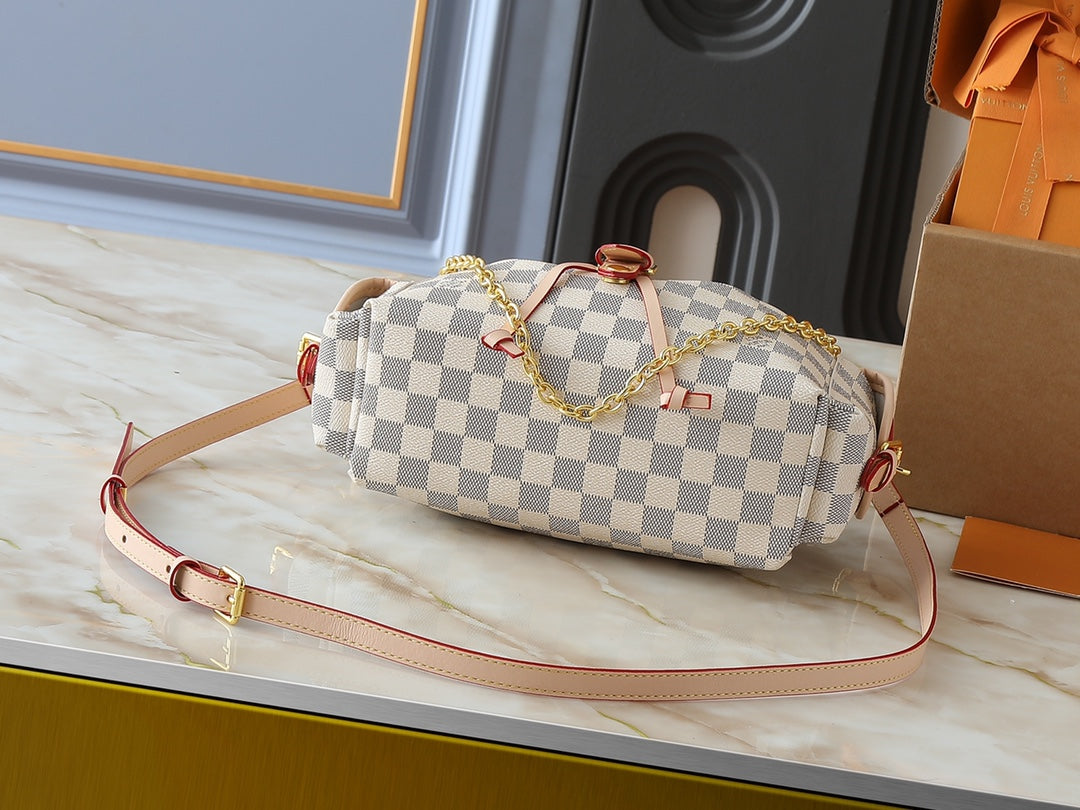 B1R15E18 Popular  leather bag