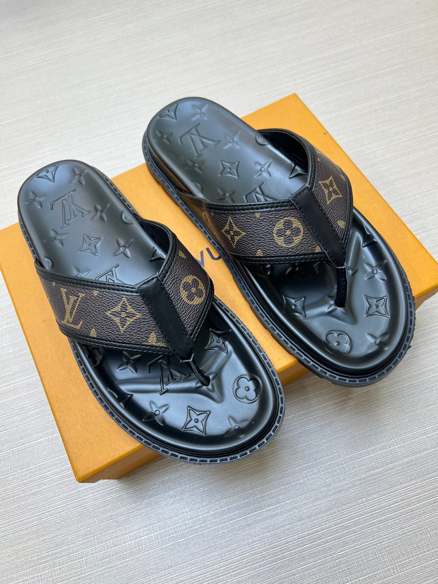 Z5Z35E303 Popular Slippers
