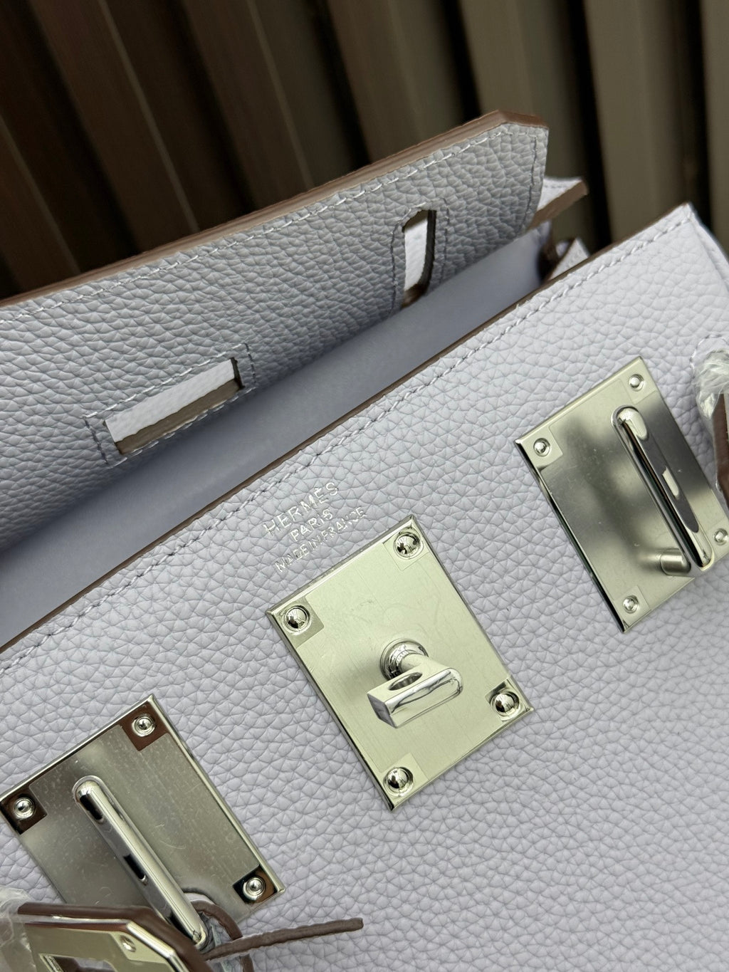 B1P36H46 Popular leather bag